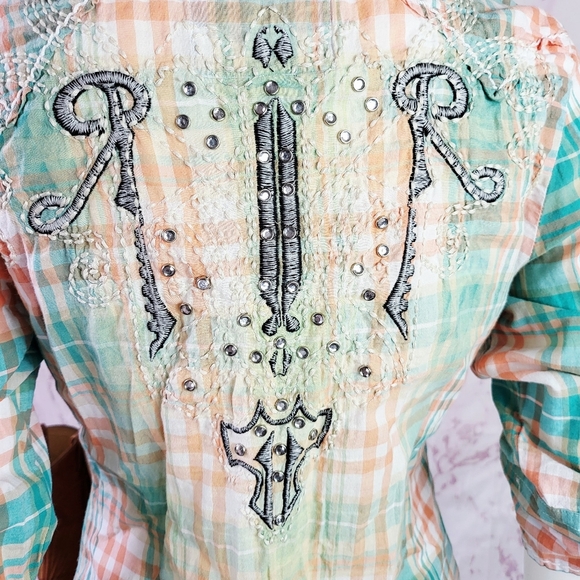 Roar Embroidered Western Shirt - Picture 6 of 9